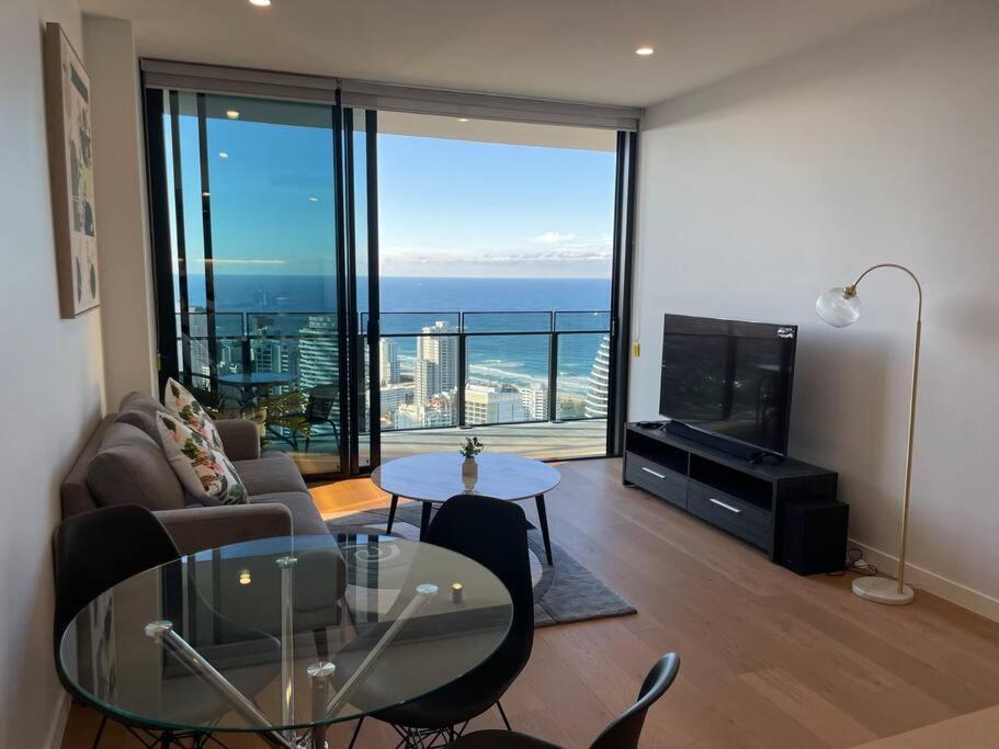 Stunning Oceanview 2Br In The Heart Of Broadbeach 44F Apartment โกลด์โคสต์ ภายนอก รูปภาพ